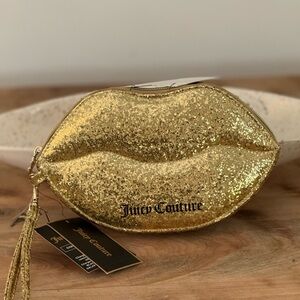 NWT Juicy Couture Gold Glitter Lip-Shaped Clutch With Charging Bank!